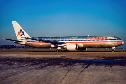 American Airlines, N351AA 